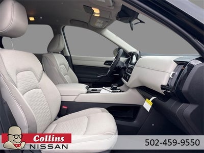 2025 Nissan Pathfinder SV