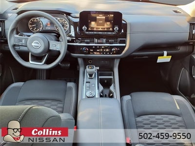 2025 Nissan Pathfinder SV