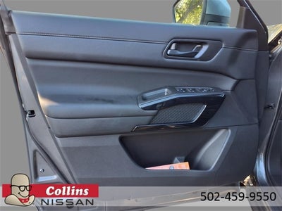 2025 Nissan Pathfinder SV