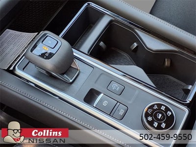 2025 Nissan Pathfinder SV