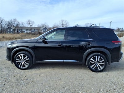 2024 Nissan Pathfinder Platinum