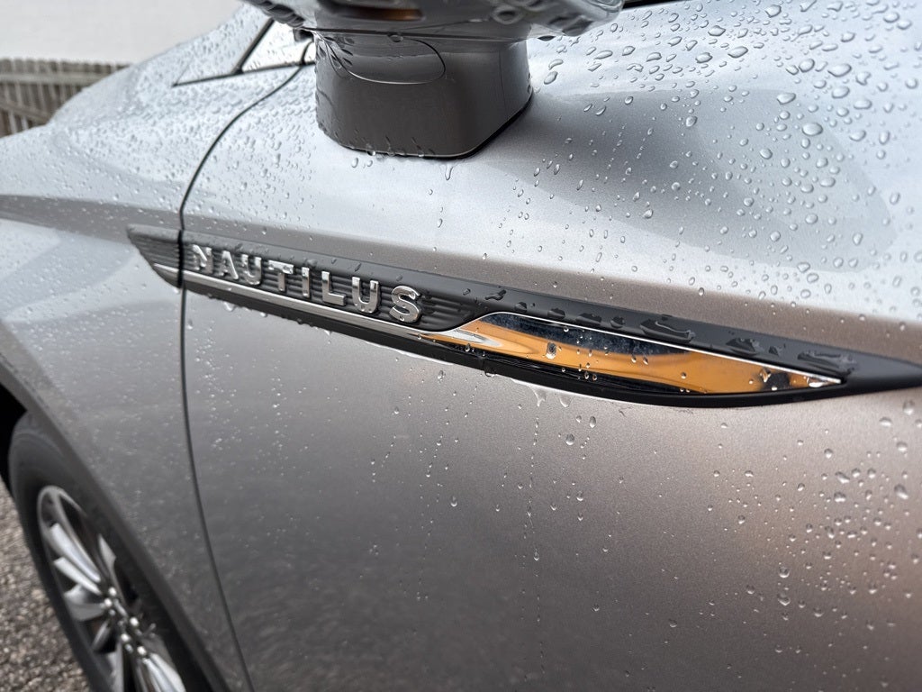 2022 Lincoln Nautilus Standard