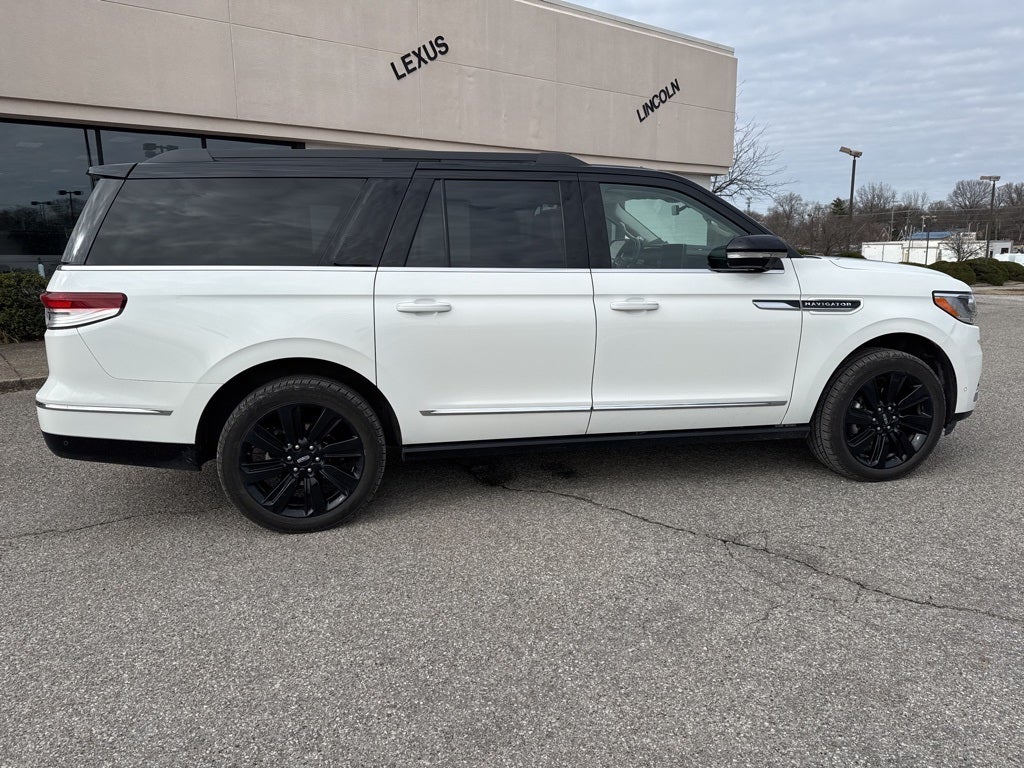 2022 Lincoln Navigator L Black Label