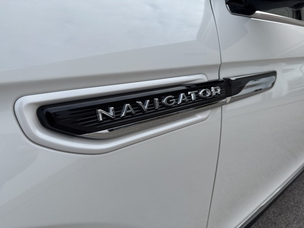 2022 Lincoln Navigator L Black Label