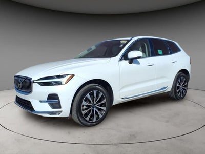 2023 Volvo XC60 B5 Plus Bright Theme