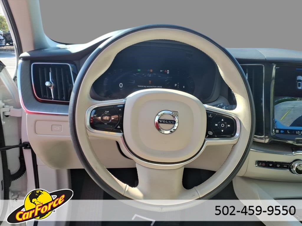 2023 Volvo XC60 B5 Plus Bright Theme