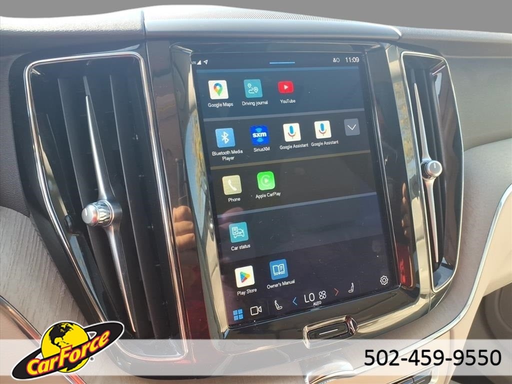 2023 Volvo XC60 B5 Plus Bright Theme