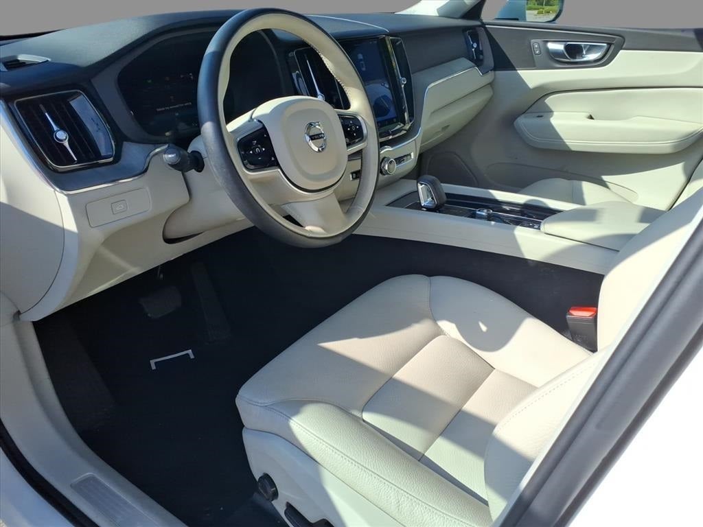 2023 Volvo XC60 B5 Plus Bright Theme